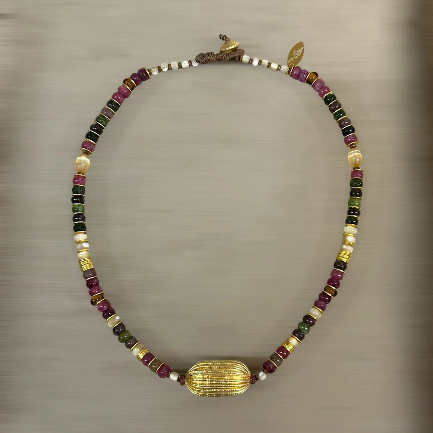 HÉLIOS – MULTICOLORE LÈSE-MAJESTÉ