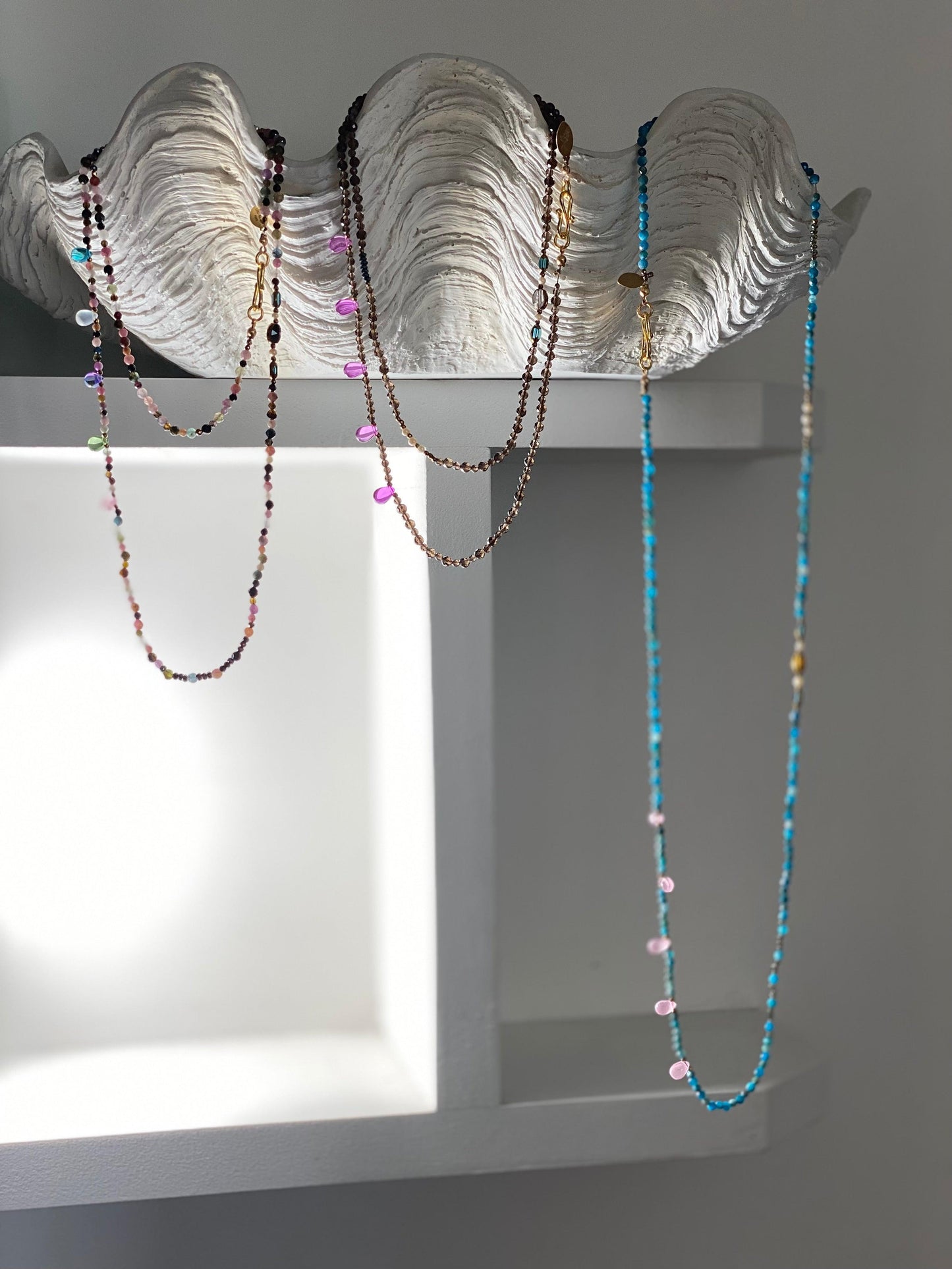 SAUTOIR "PEPITES" - 100cm - doré - Turquoise & rose pâle - Apatite Lèse-Majesté