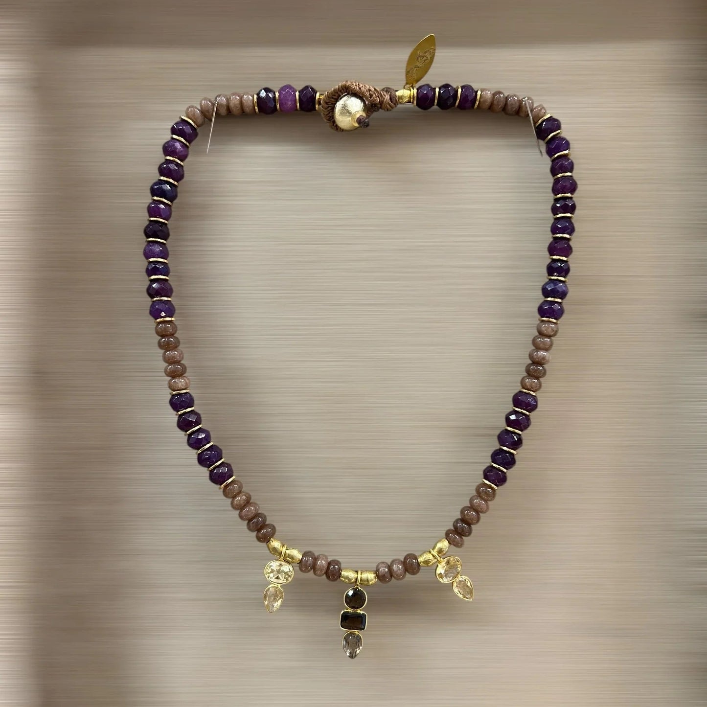 NOOR – BEIGE / VIOLET / DORÉ LÈSE-MAJESTÉ