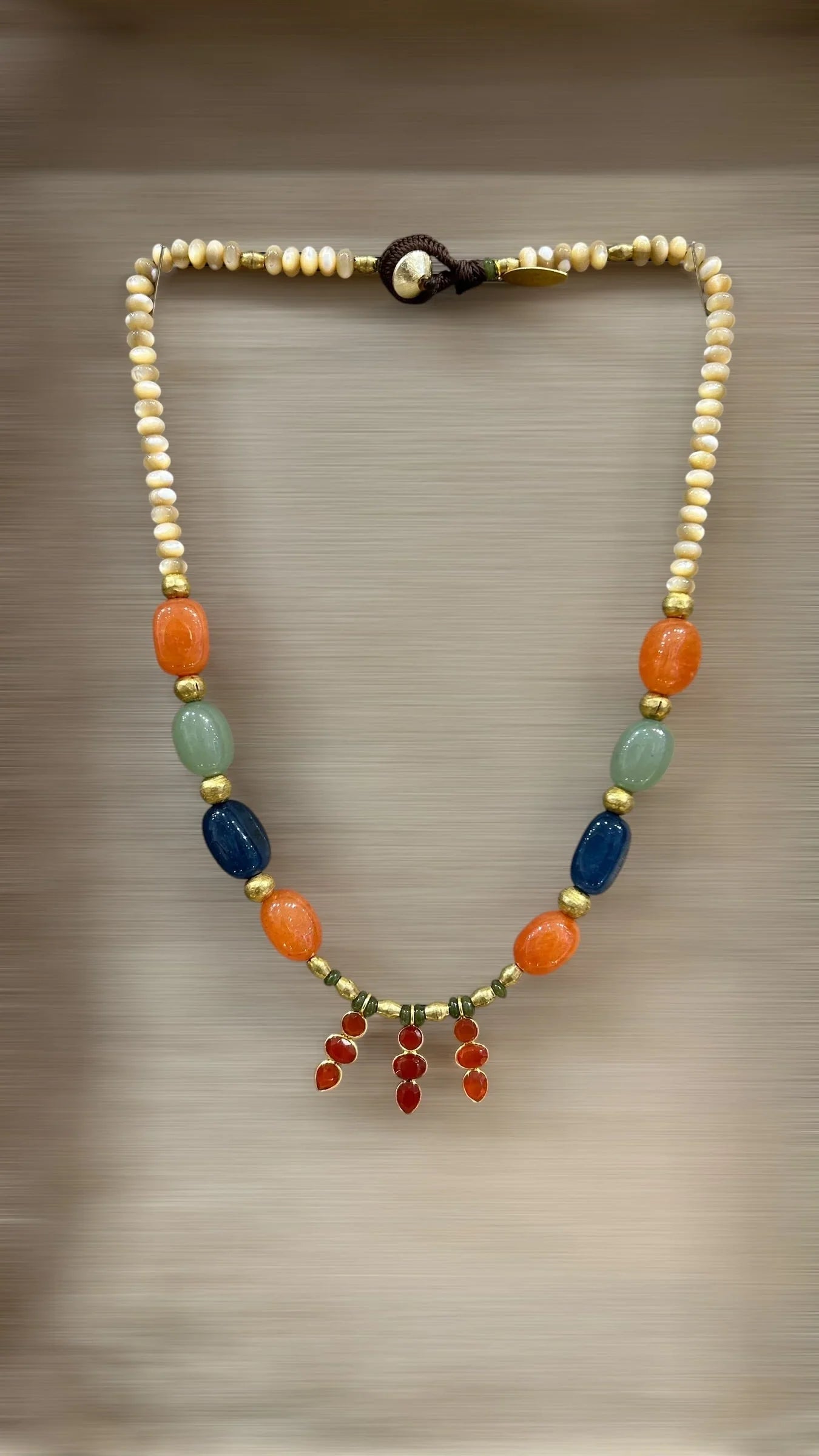 TANIT – ORANGÉ / VERT D'EAU / BLEU MARINE / BEIGE LÈSE-MAJESTÉ