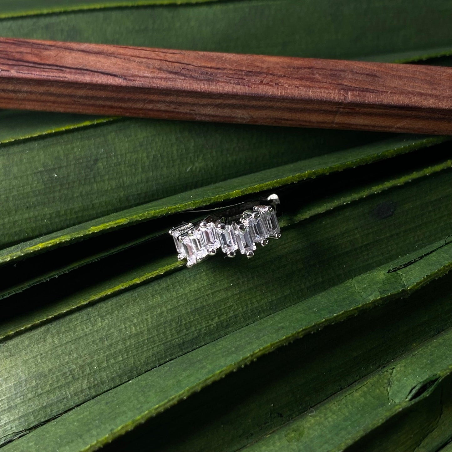 MINI CREOLE "ZIGZAG" - Argent - blanc - 10mm LESE-MAJESTE