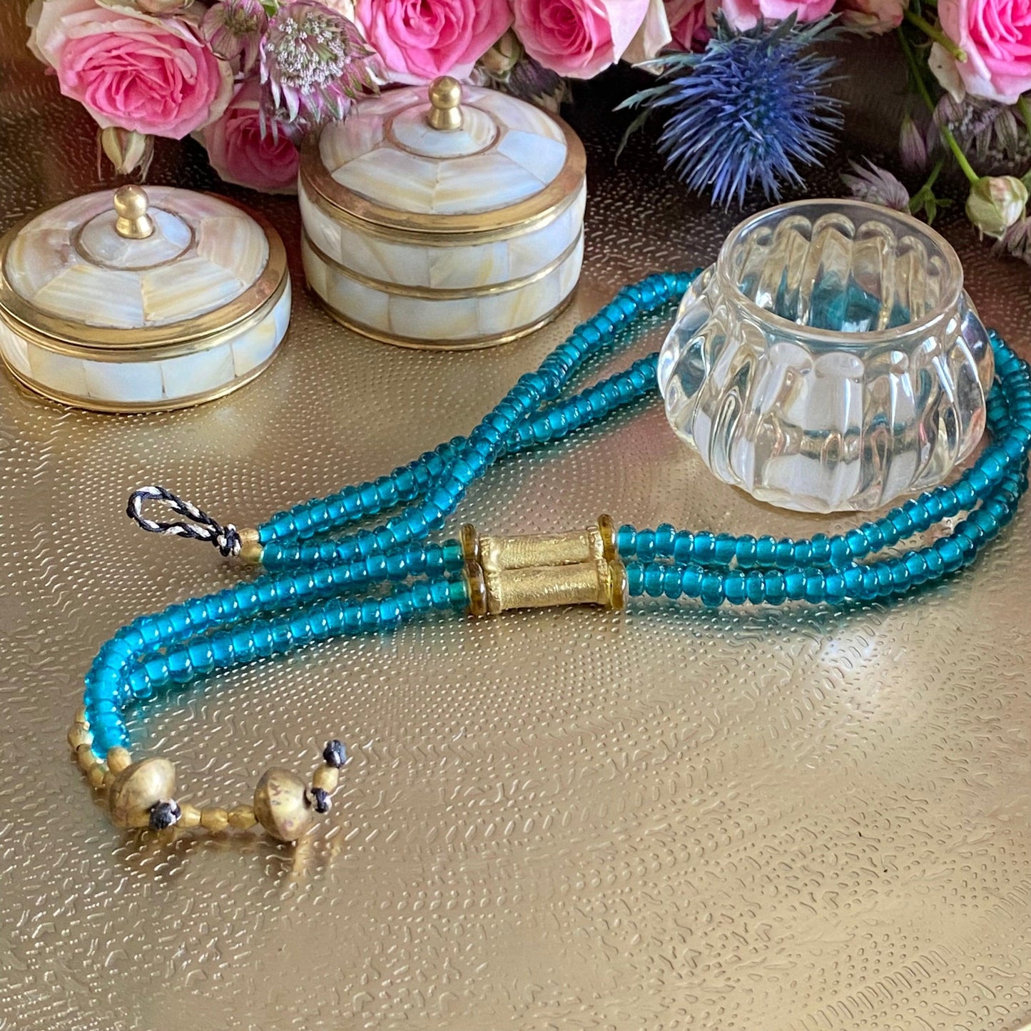 Copie de COLLIER" PETRA" - Bleu pétrole transparent Lèse-Majesté