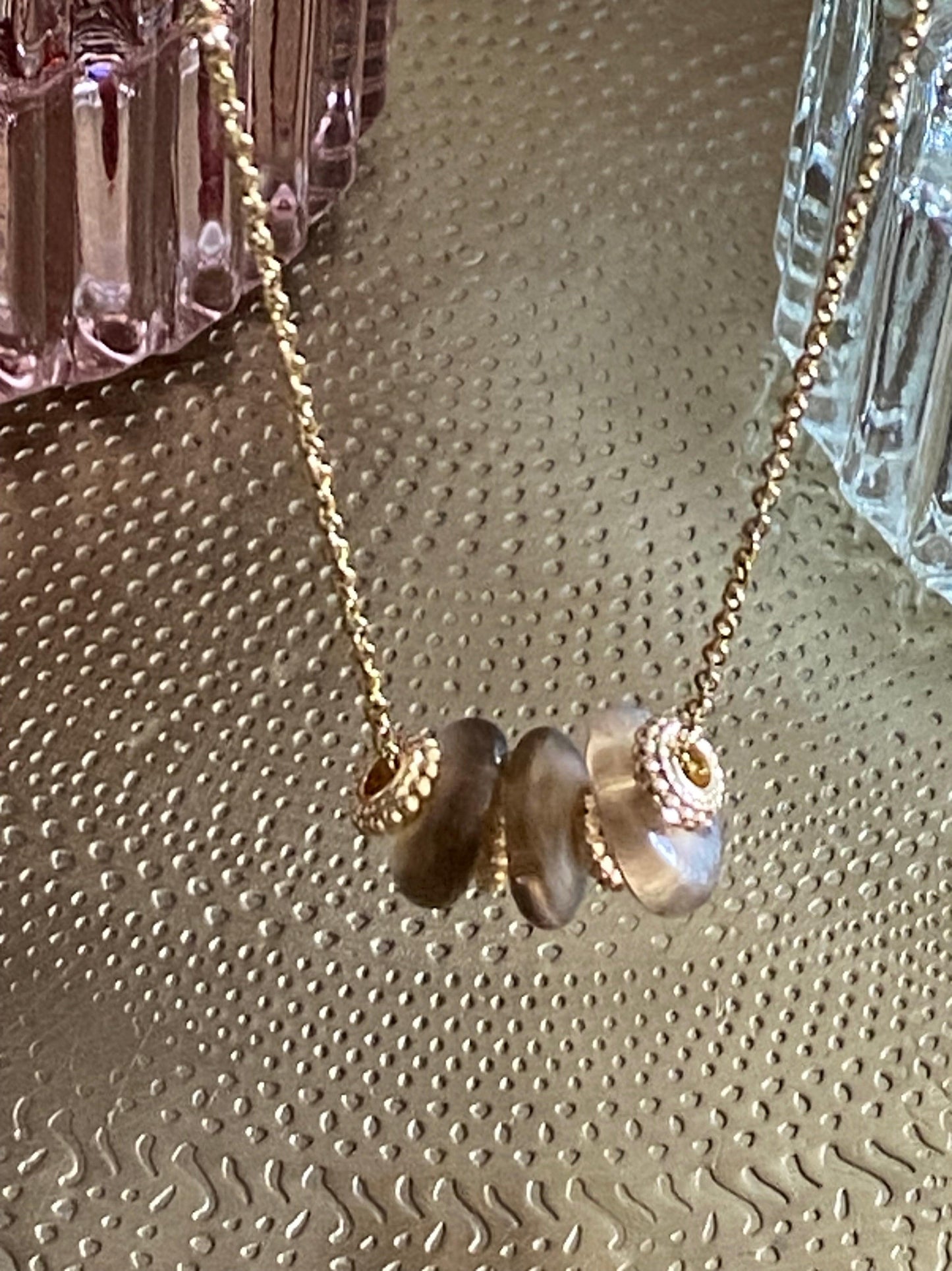 COLLIER "BABY ALEXANDRIE" LESE-MAJESTE