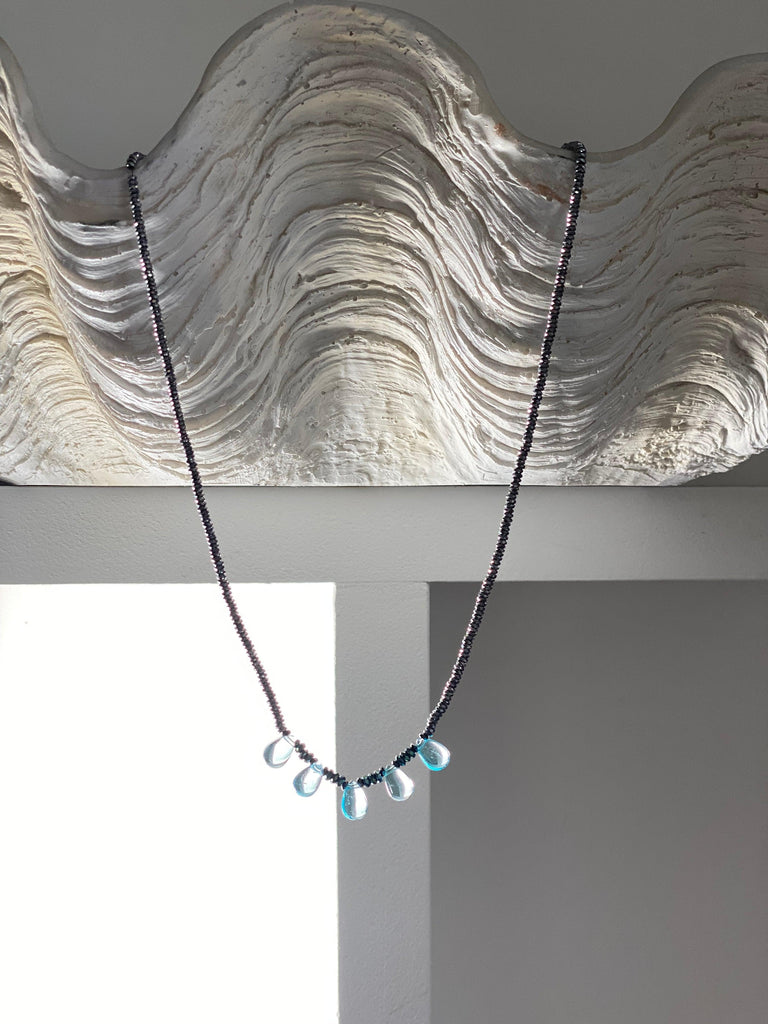 COLLIER "PEPITES" - 50cm - argenté - bleu clair Lèse-Majesté