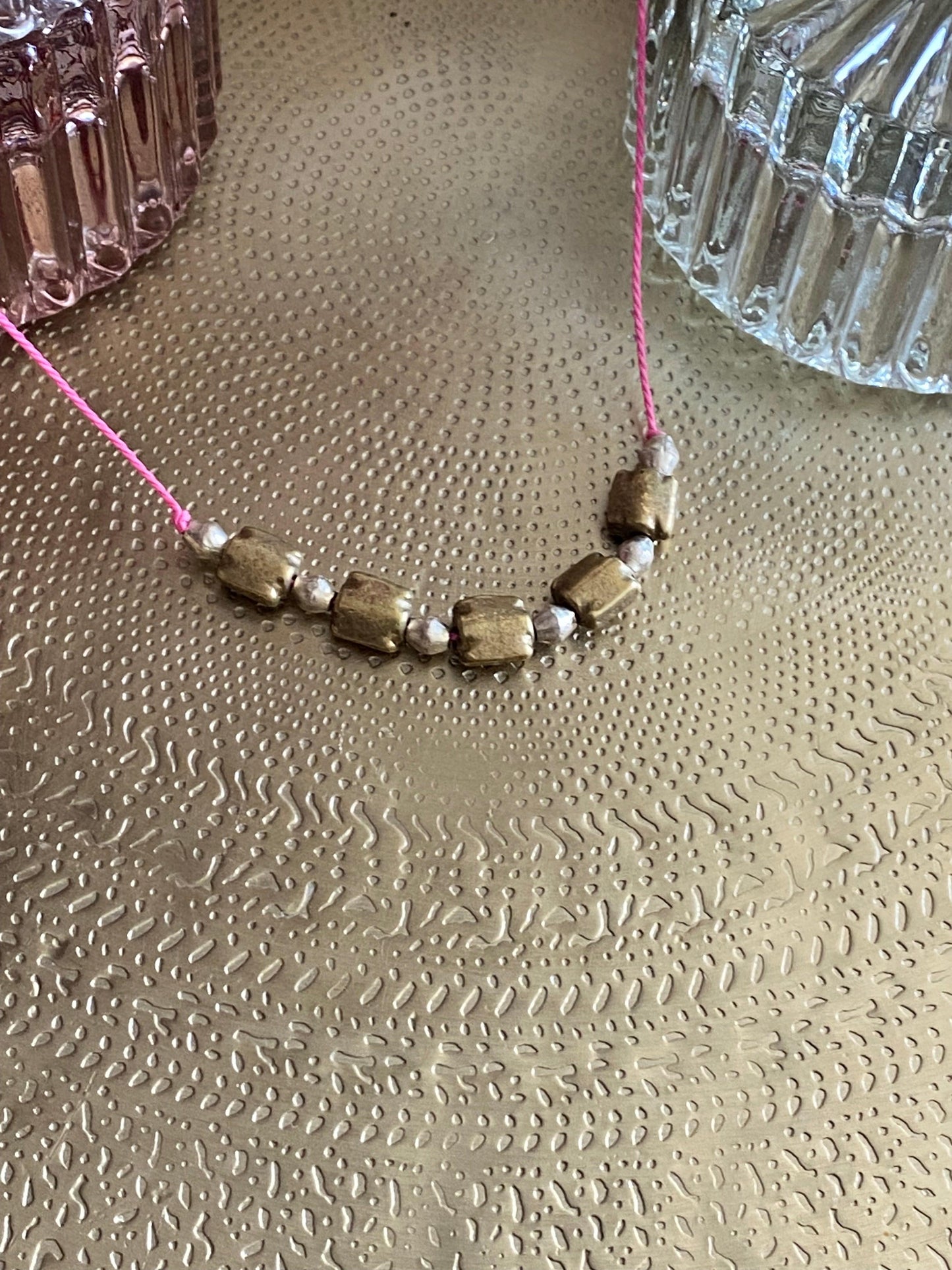 COLLIER "BABY OASIS" LESE-MAJESTE