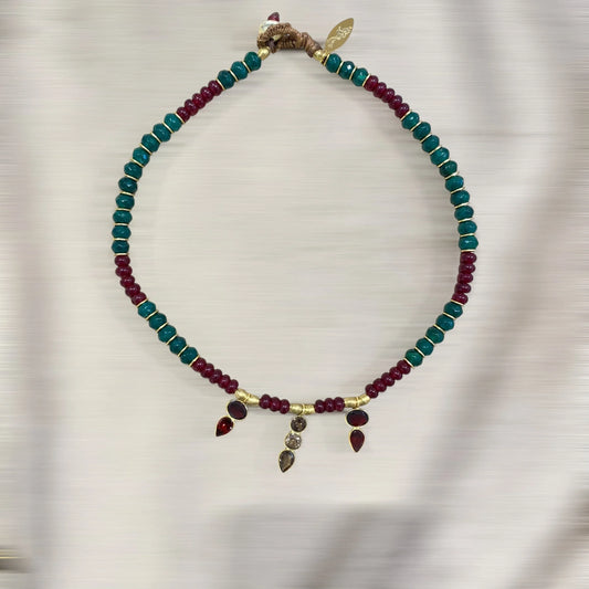 NOOR – VERT / ROUGE LÈSE-MAJESTÉ