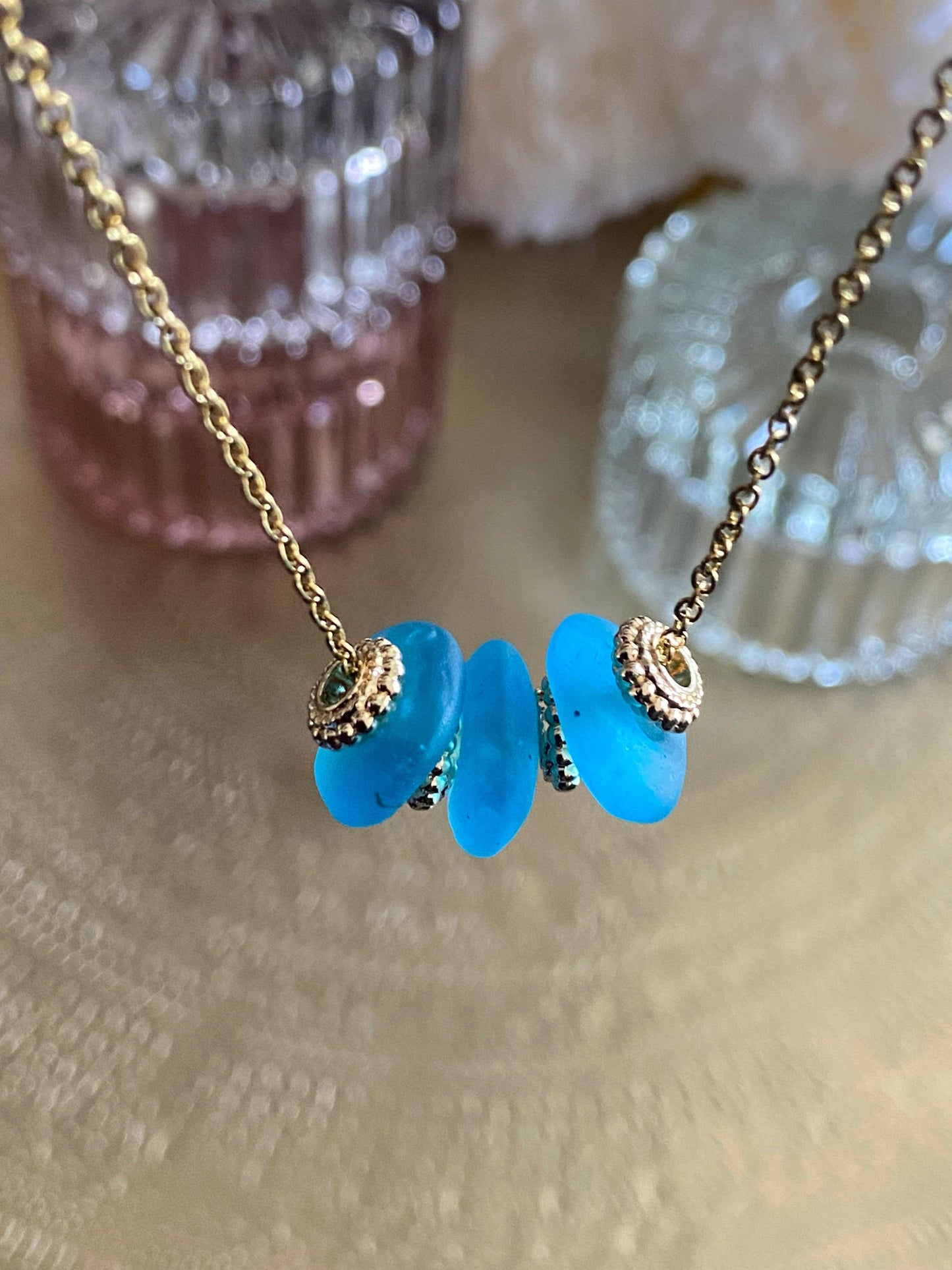 COLLIER "BABY ALEXANDRIE" LESE-MAJESTE