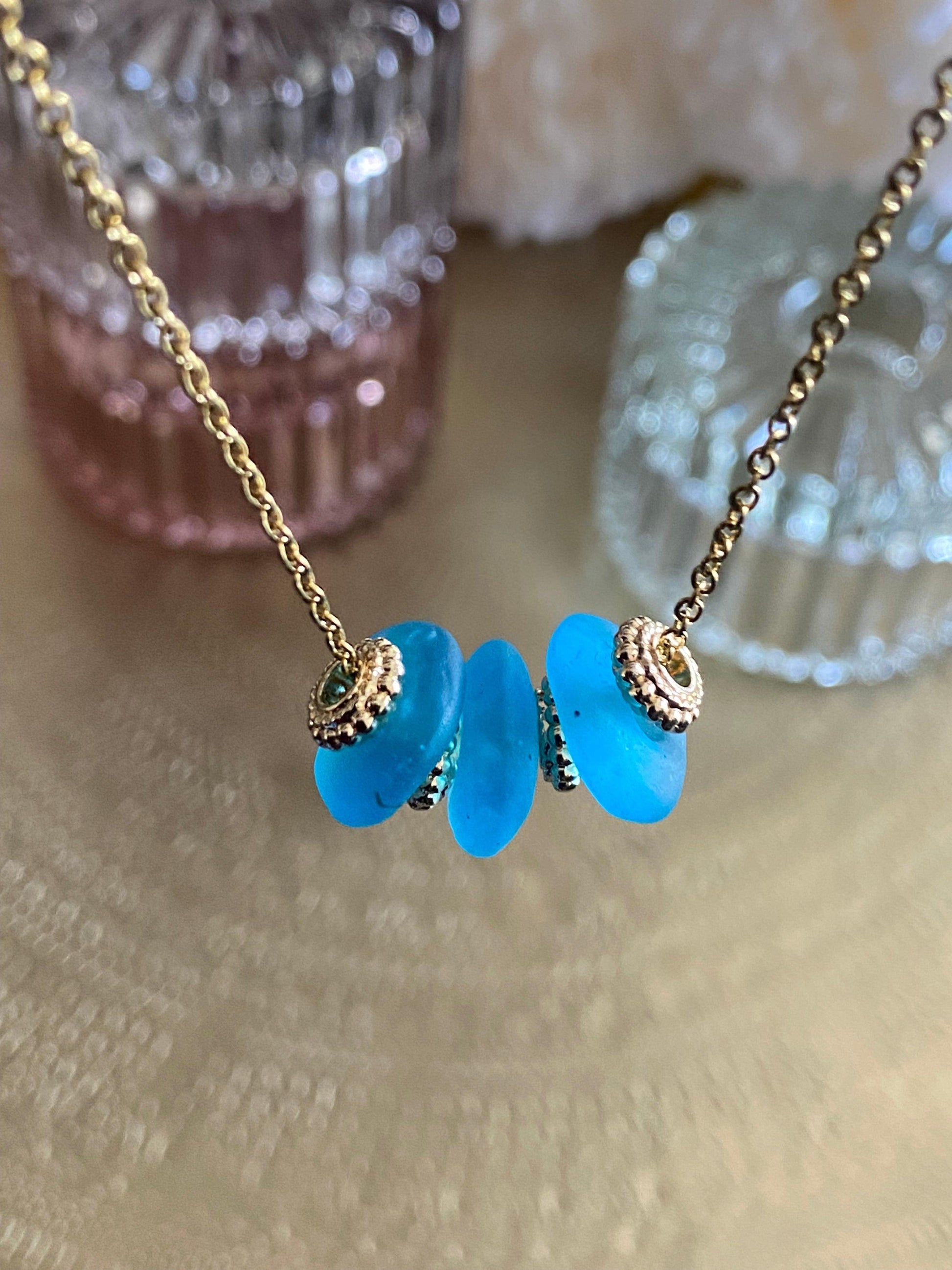COLLIER "BABY ALEXANDRIE" LESE-MAJESTE