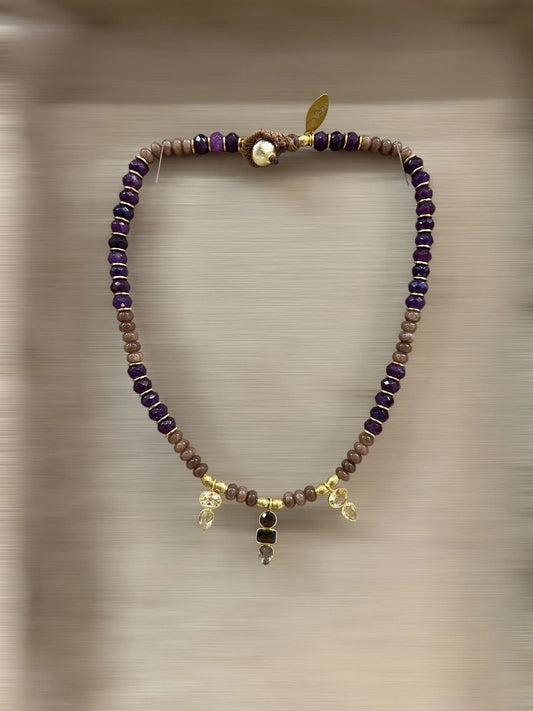 NOOR – BEIGE / VIOLET / DORÉ LÈSE-MAJESTÉ