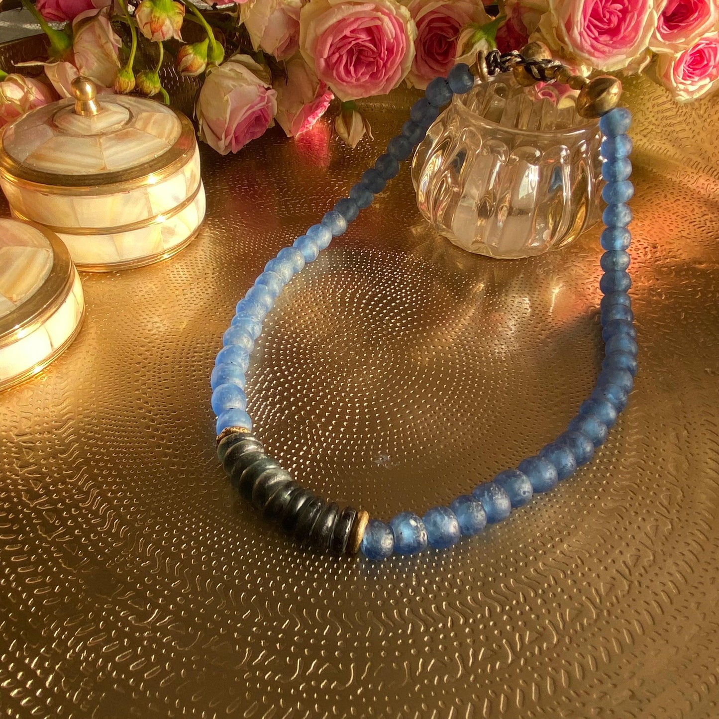 COLLIER "CONSTANTIN" - Bleu jean & noir Lèse-Majesté