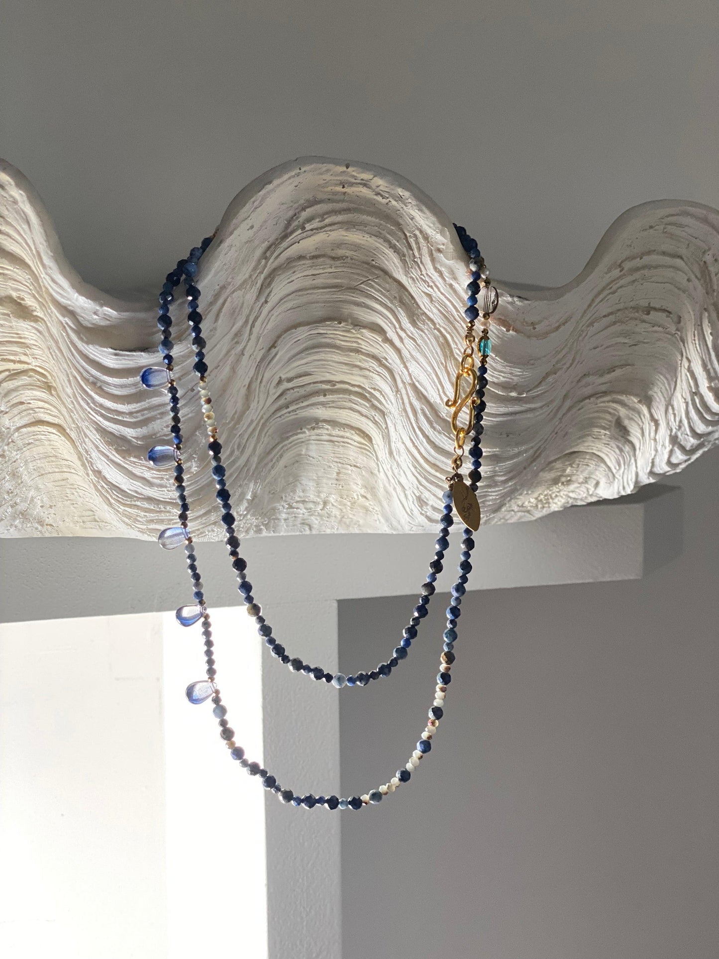 SAUTOIR "PEPITES" - 100cm - argenté - Noir & mauve - Agate noire Lèse-Majesté