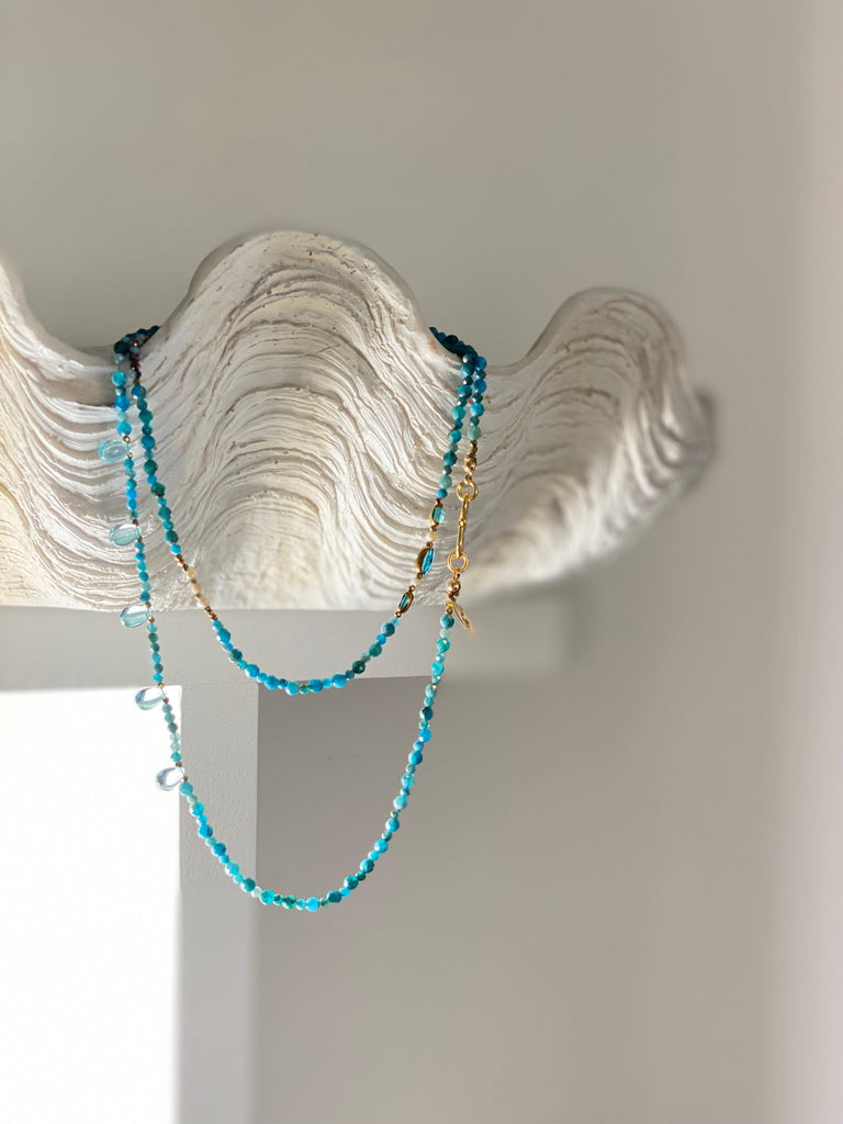 SAUTOIR "PEPITES" - 100cm - doré - Turquoise & bleu clair - Apatite Lèse-Majesté