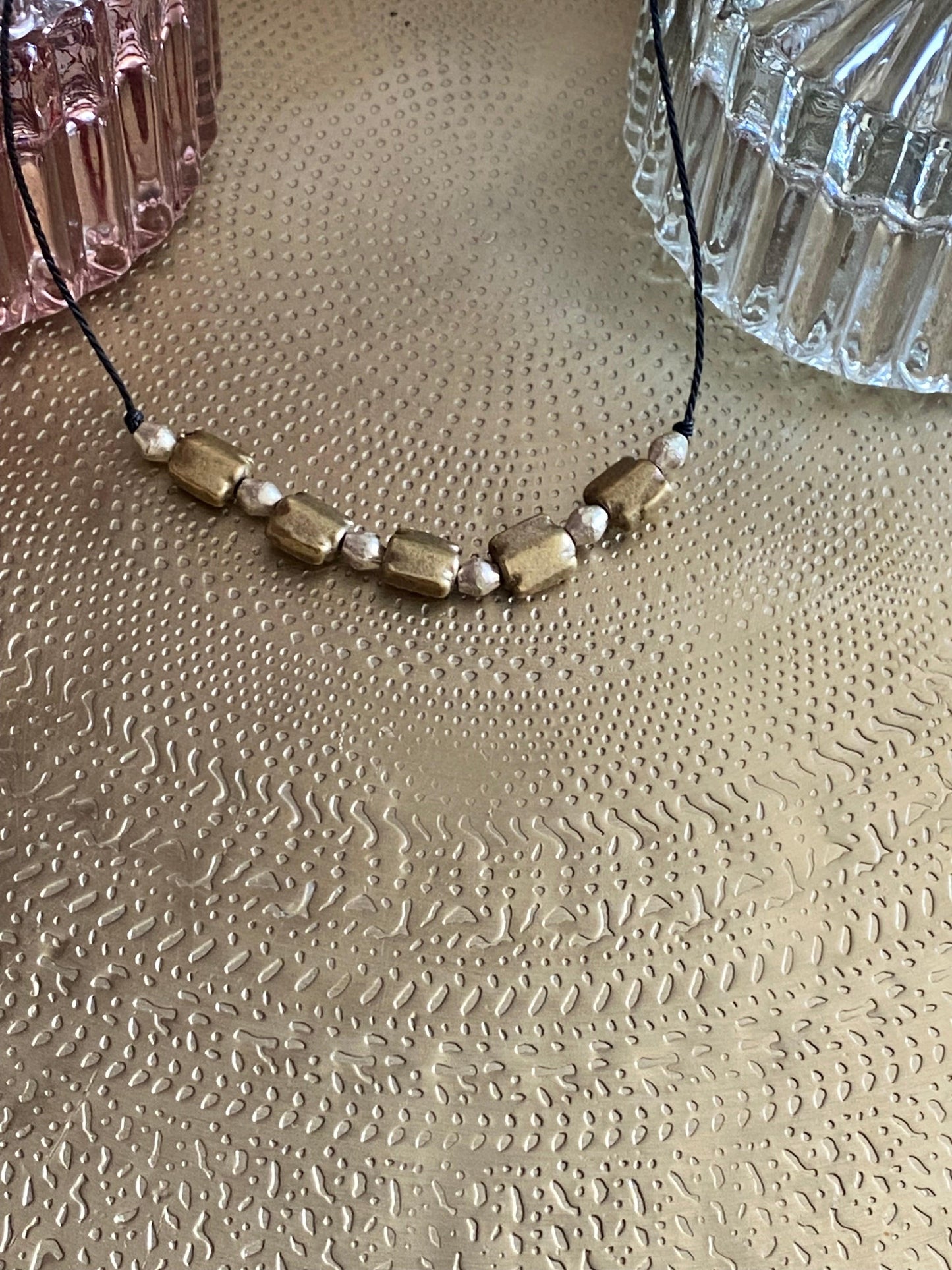 COLLIER "BABY OASIS" LESE-MAJESTE