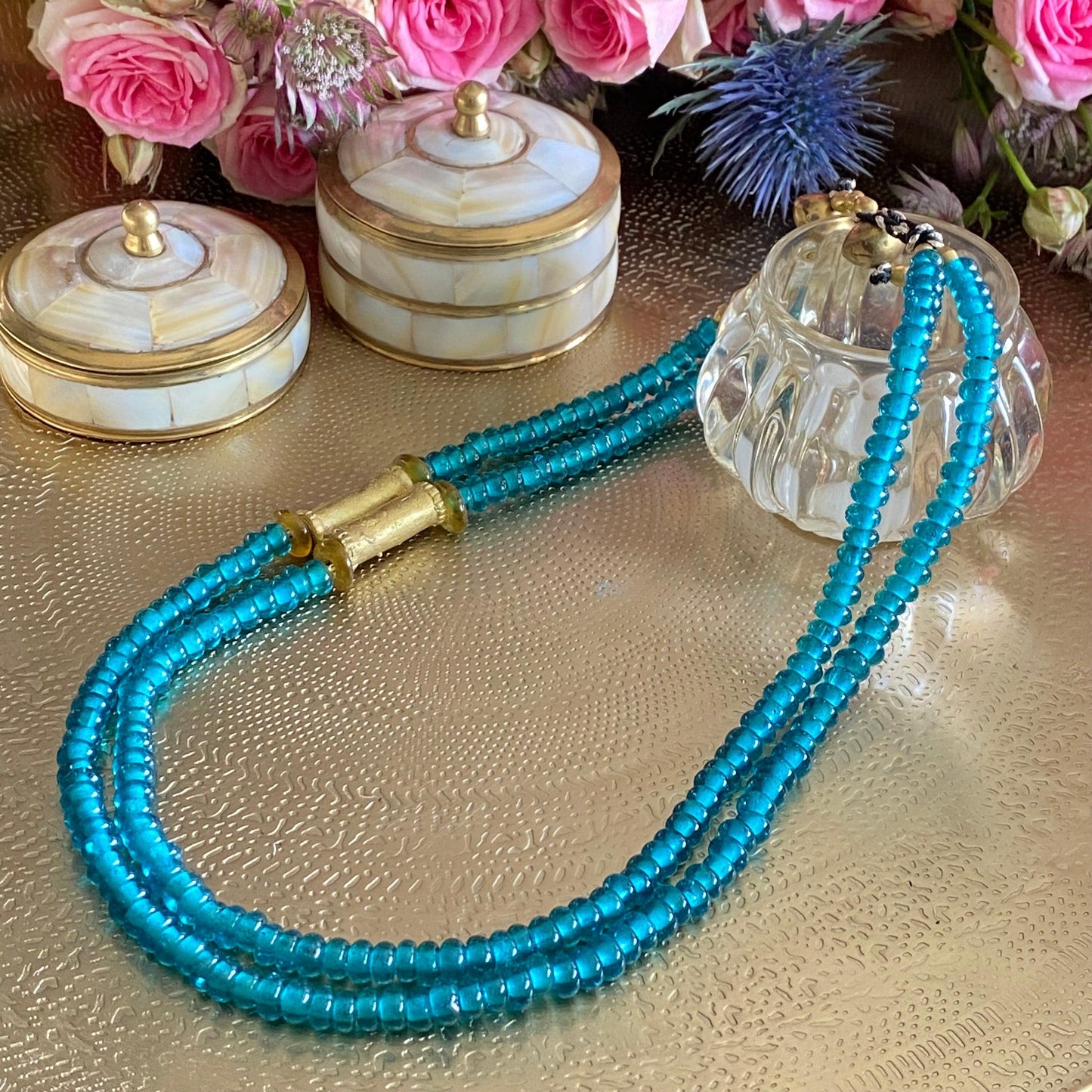Copie de COLLIER" PETRA" - Bleu pétrole transparent Lèse-Majesté