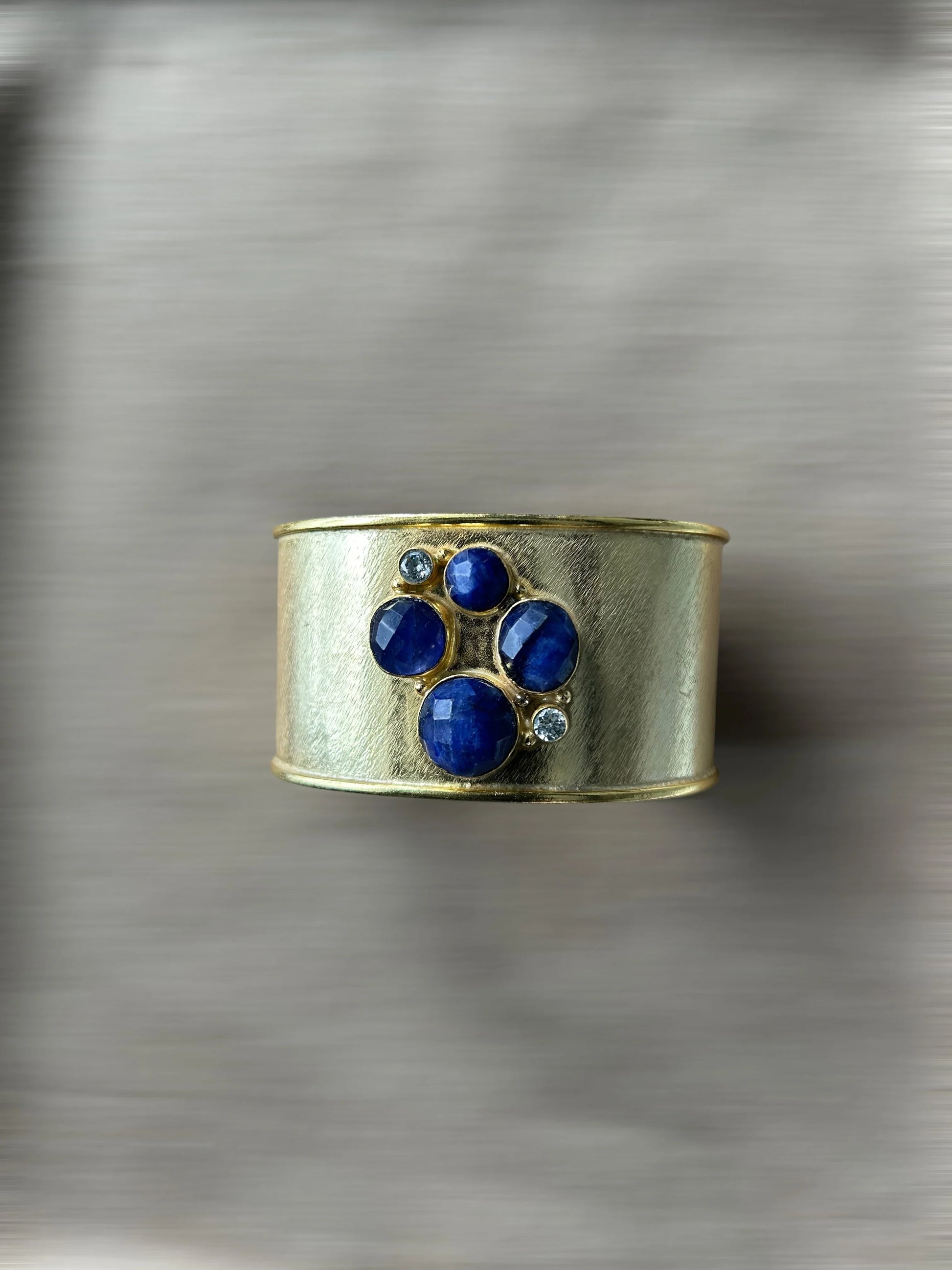 MANCHETTE TALISMAN Lèse-Majesté