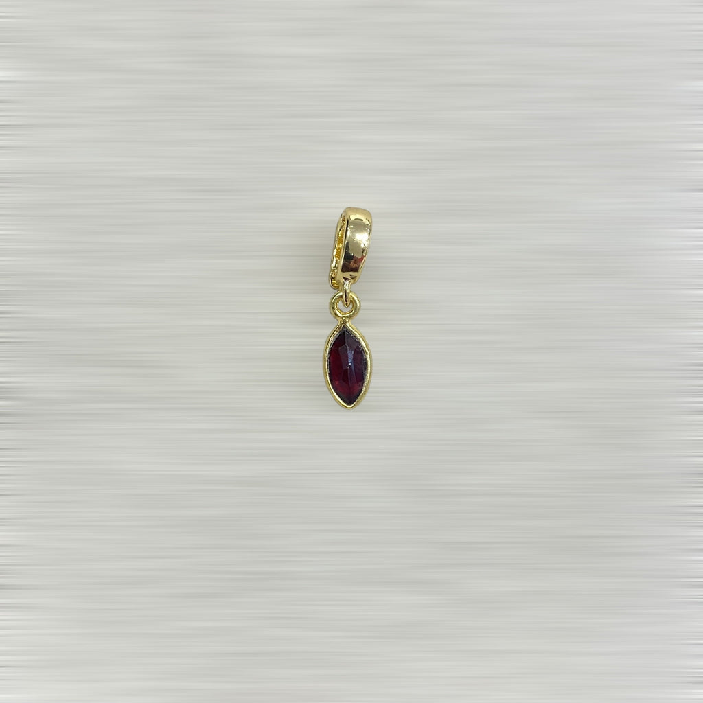 AMULETTE AURA GRENAT – 1 CM (Plaqué or) LÈSE-MAJESTÉ