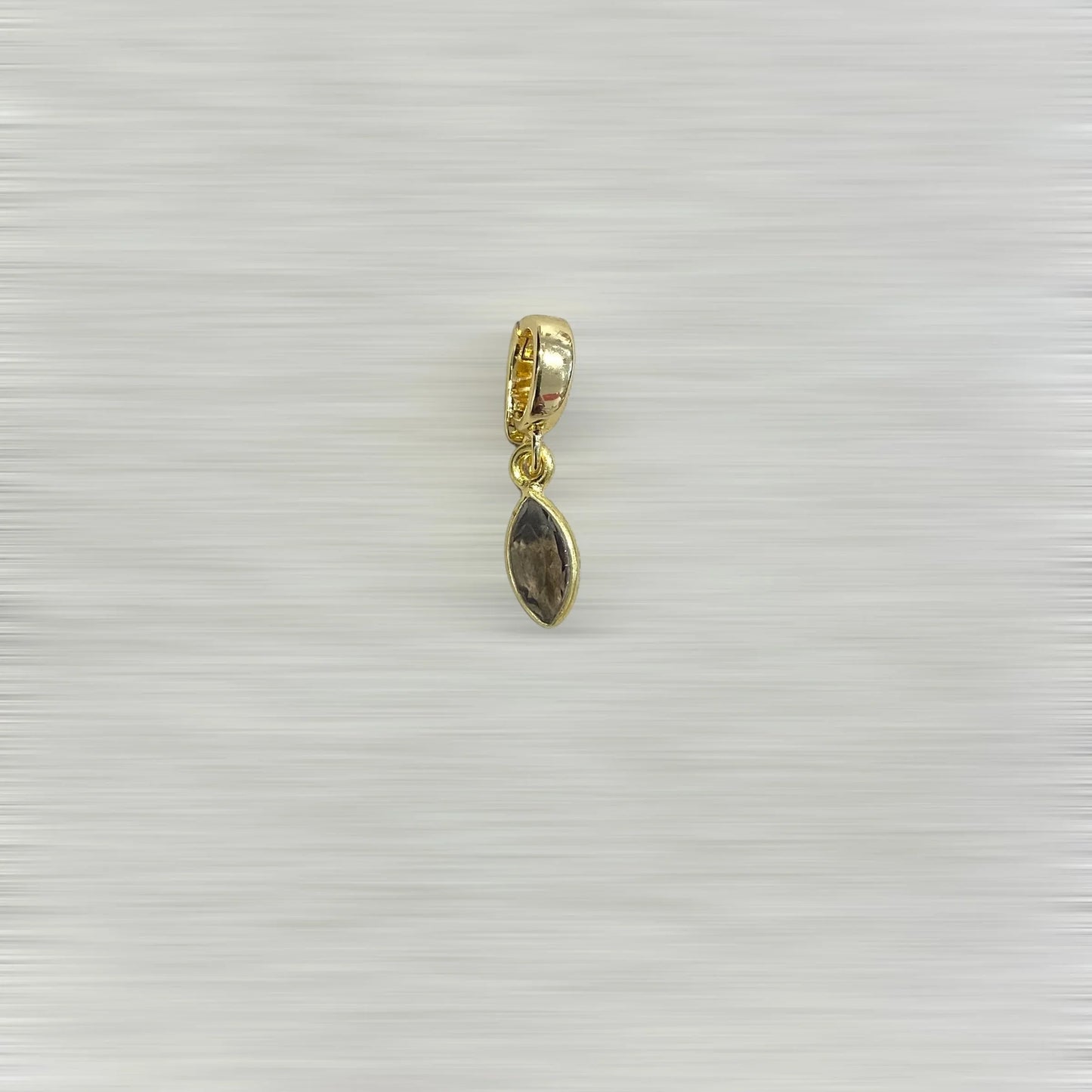 AMULETTE AURA Quartz fumé – 1 CM (ARGENT PLAQUÉ OR) LÈSE-MAJESTÉ