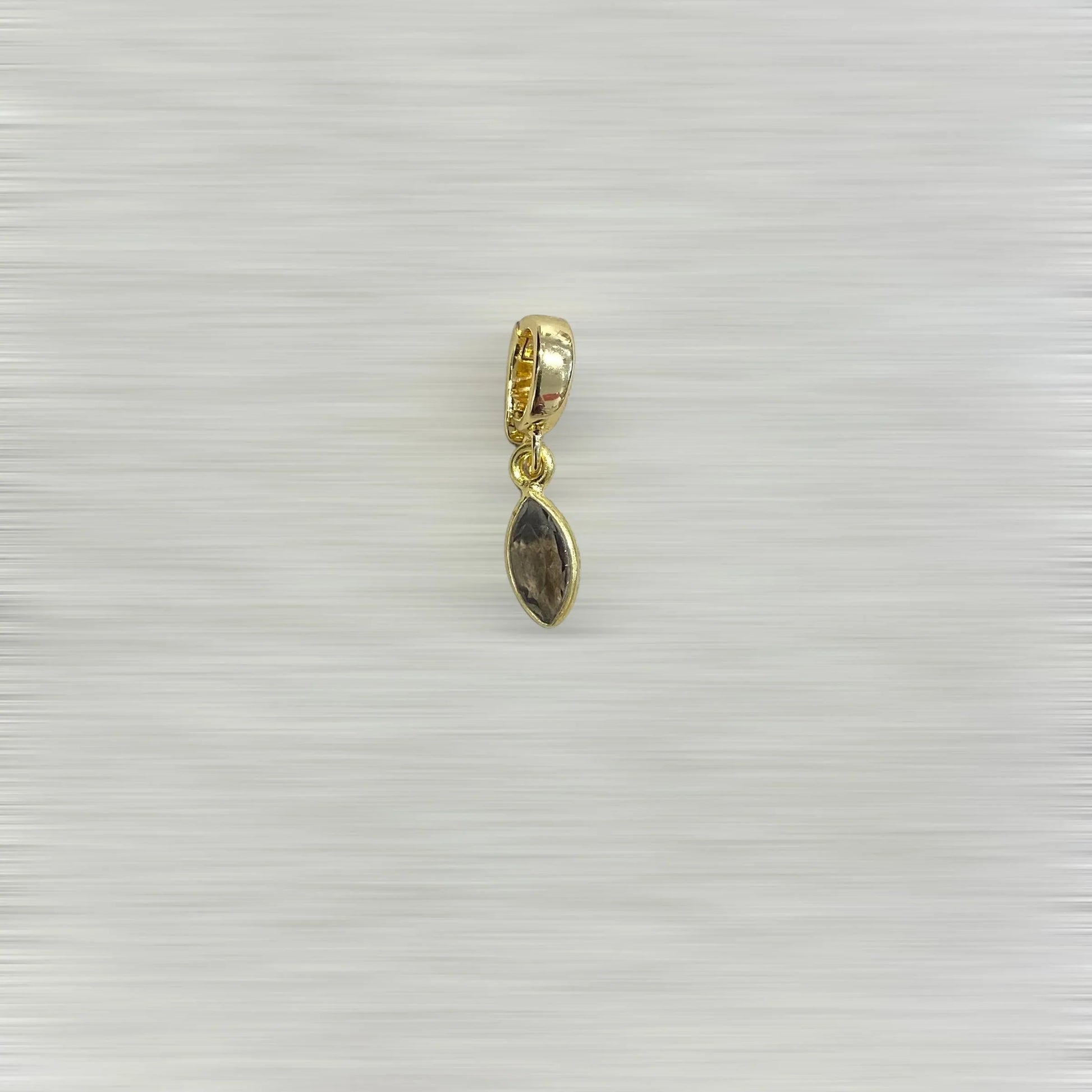 AMULETTE AURA Quartz fumé – 1 CM (ARGENT PLAQUÉ OR) LÈSE-MAJESTÉ
