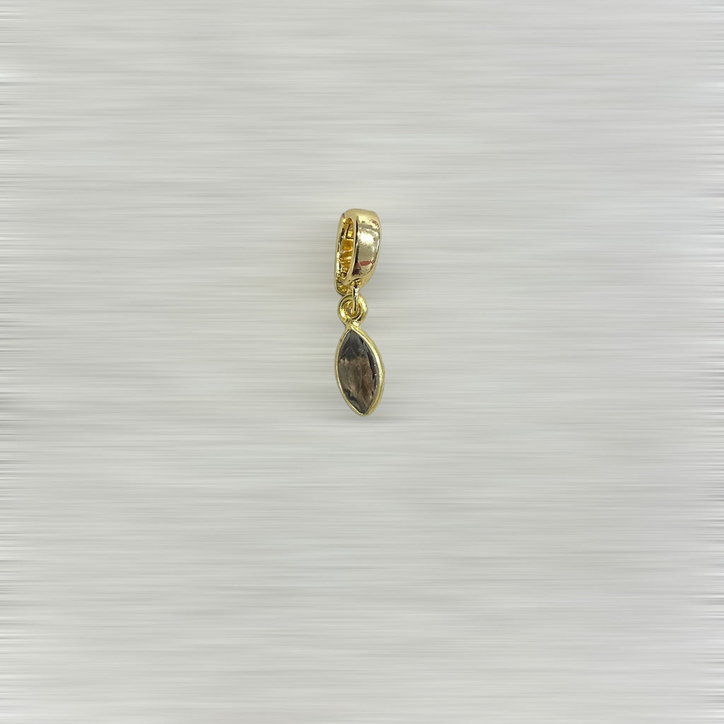AMULETTE AURA QUARTZ FUMÉ – 1 CM (ARGENT PLAQUÉ OR) LÈSE-MAJESTÉ