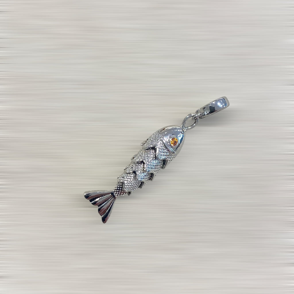 AMULETTE POISSON LIBERTÉ (argenté / moyen 4 cm) Lèse-Majesté