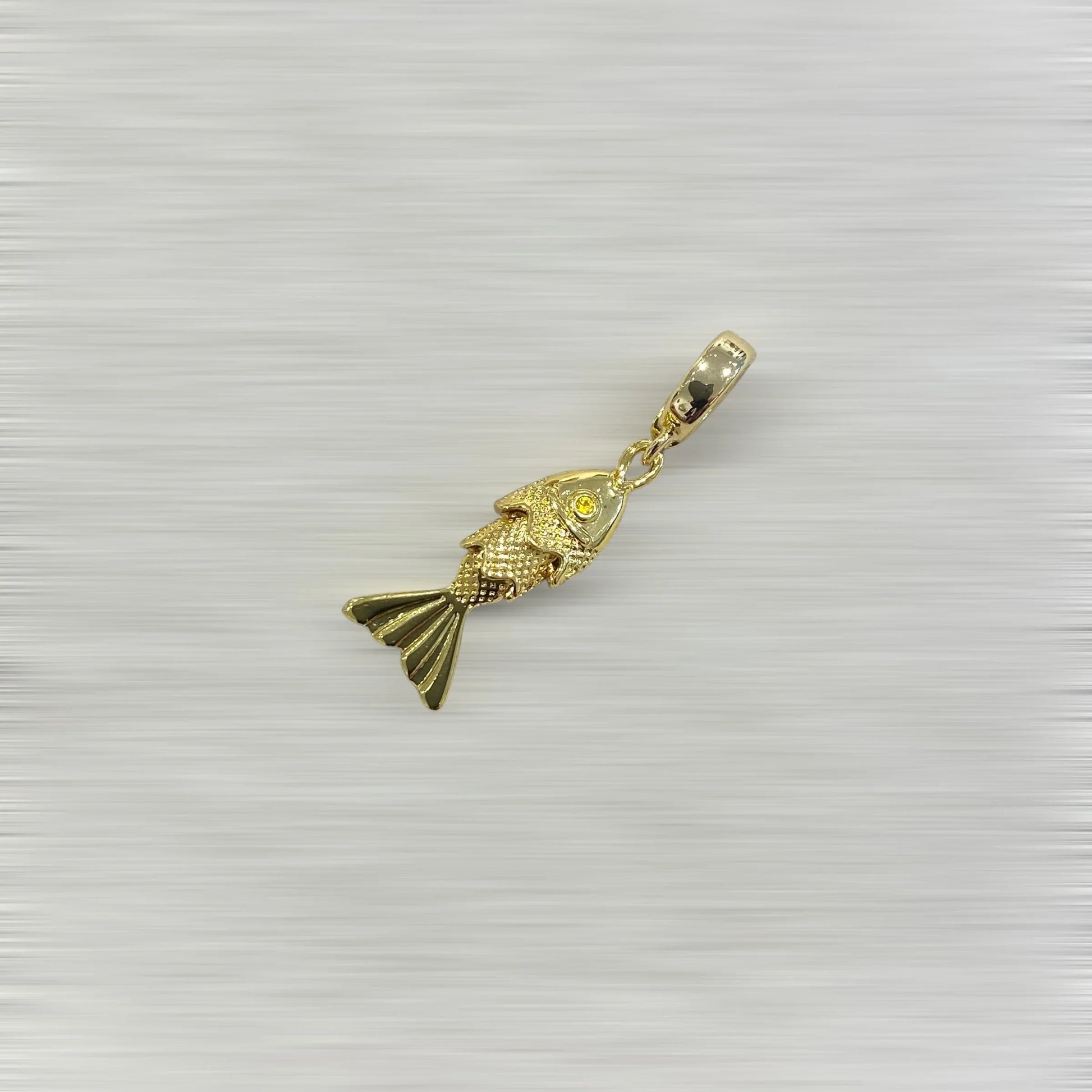 AMULETTE POISSON LIBERTÉ (doré / petit 3 cm) Lèse-Majesté
