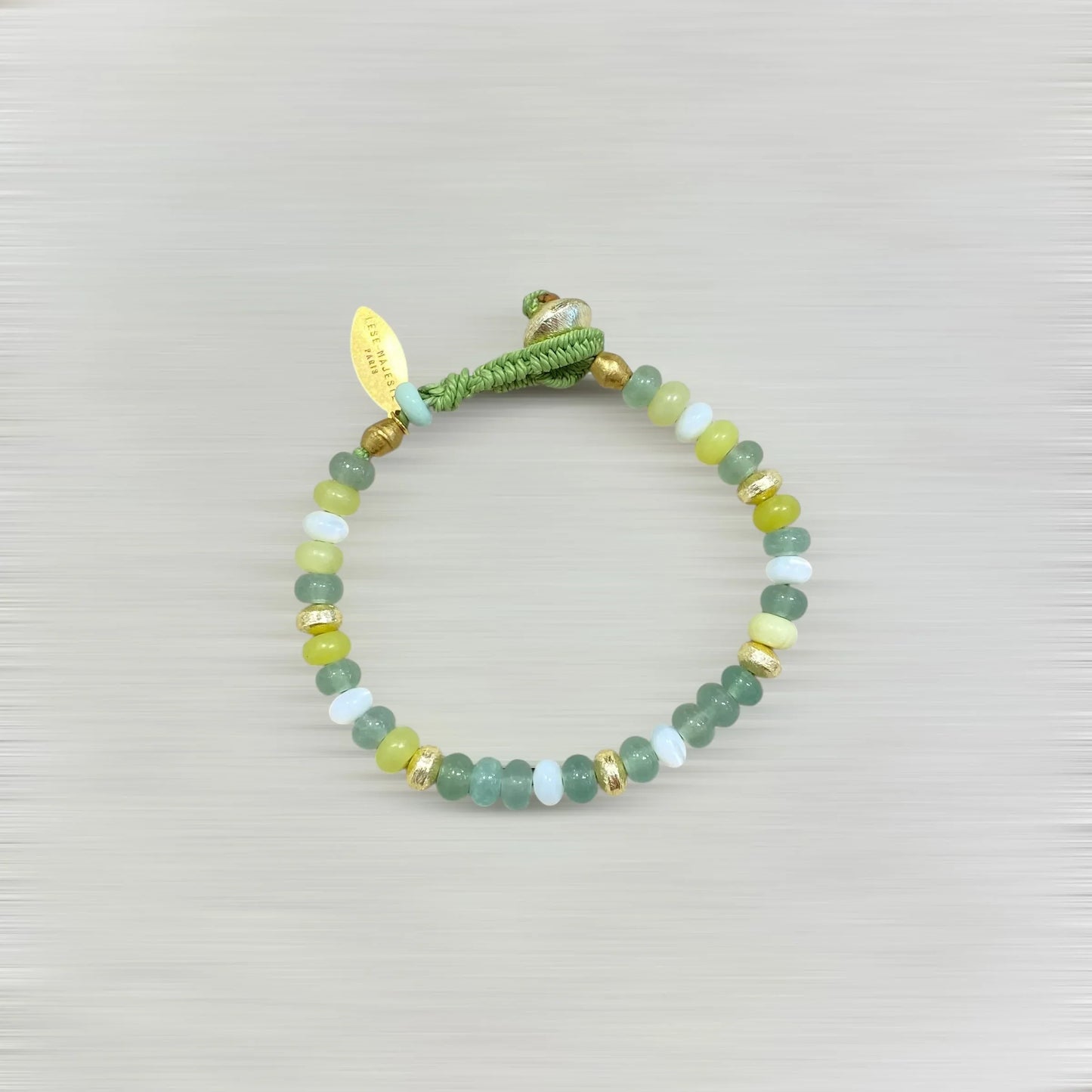 BRACELET ÉLIXIR (aventurine & jade & nacre / vert d’eau & jaune & blanc) – 20 CM Lèse-Majesté