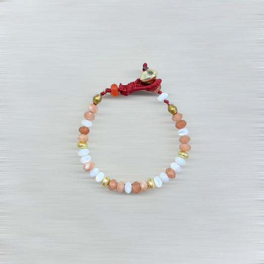 BRACELET ÉLIXIR (grès & nacre / pêche & blanc) – 20 CM Lèse-Majesté