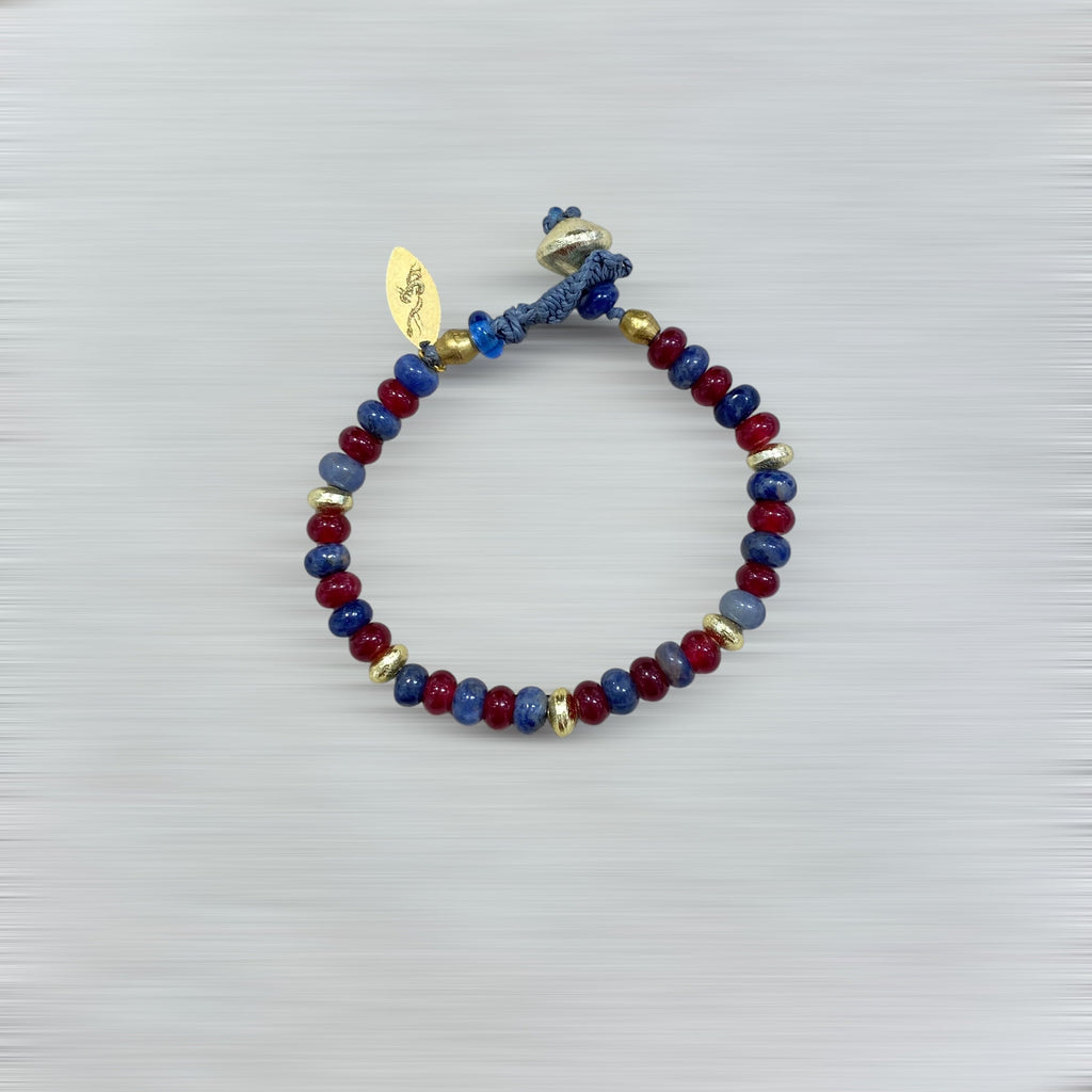 BRACELET ÉLIXIR (aventurine & sodalite / bleu jean & rouge) – 20 CM Lèse-Majesté