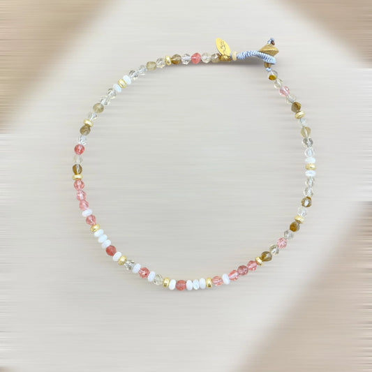 COLLIER ÉLIXIR (Tourmaline & nacre / Rose pale & blanc) – 40 CM Lèse-Majesté