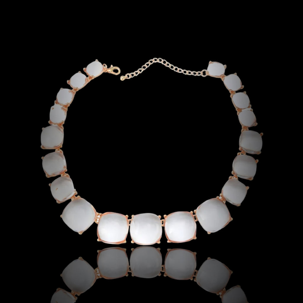 COLLIER "ZELDA" - Doré & Blanc Lèse-Majesté