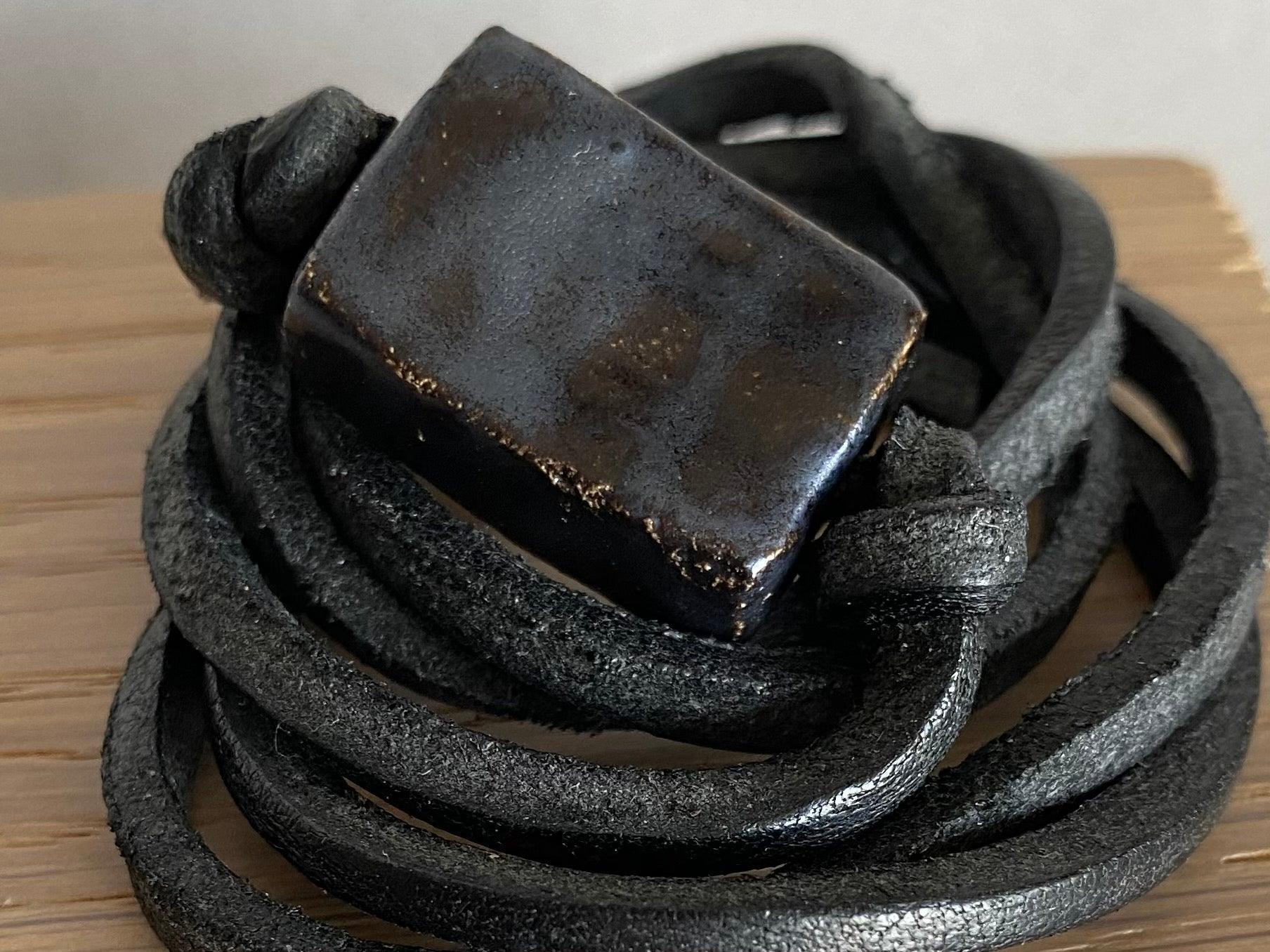 Bracelet cuir & céramique noir Chic le Freak