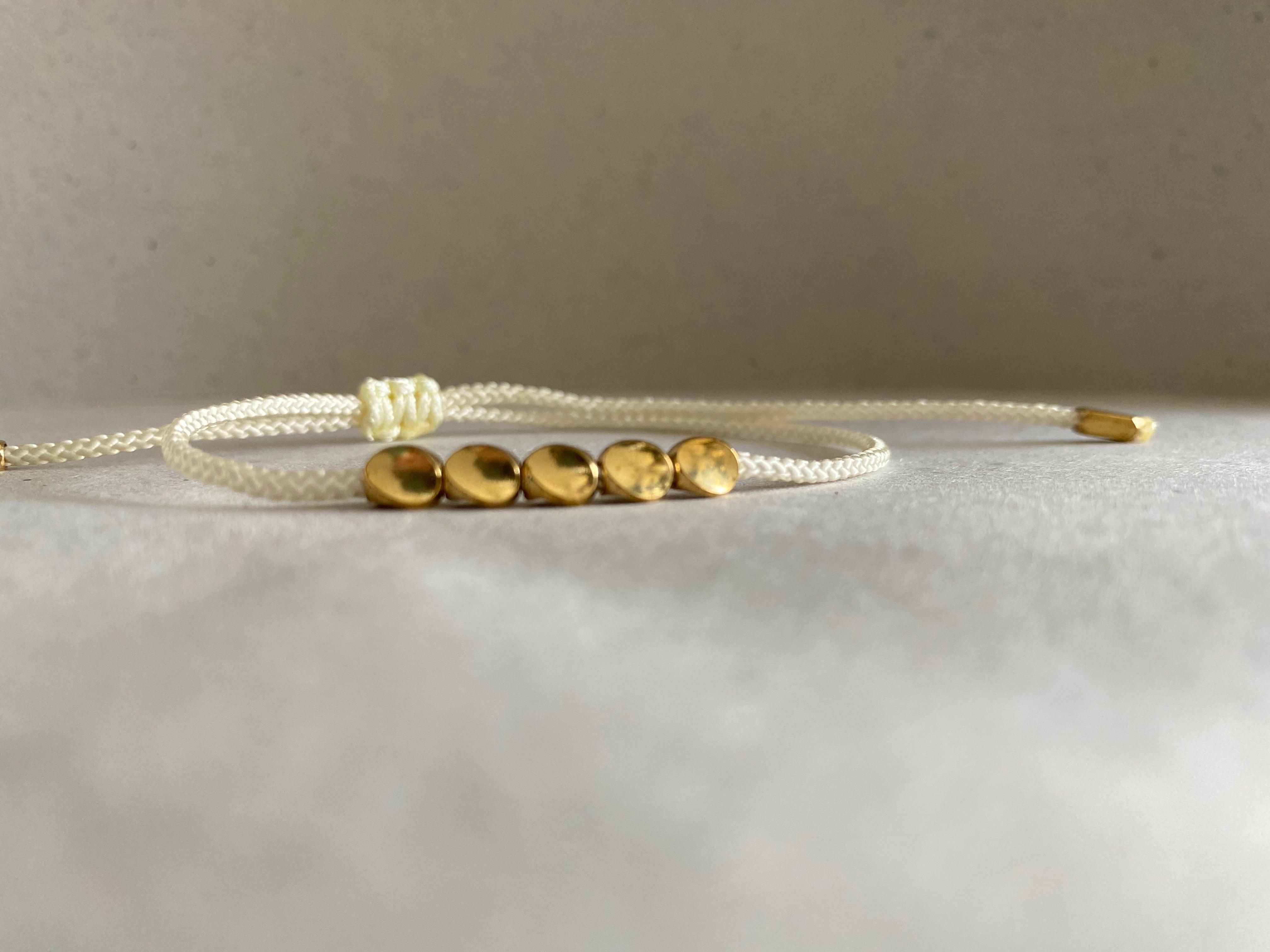Bracelet tibétain 5 perles - Blanc LESE-MAJESTE