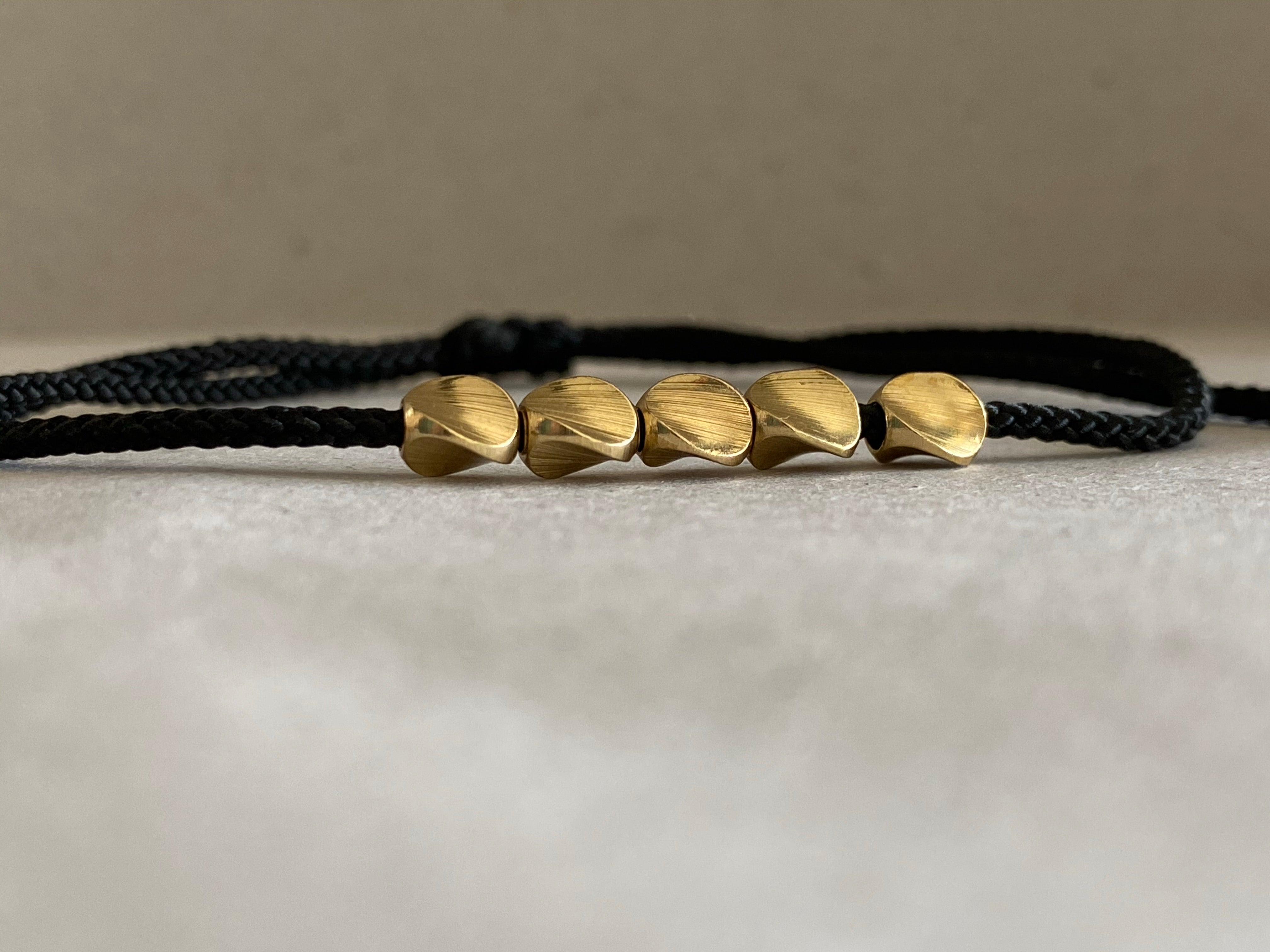Bracelet tibétain 5 perles - Noir LESE-MAJESTE