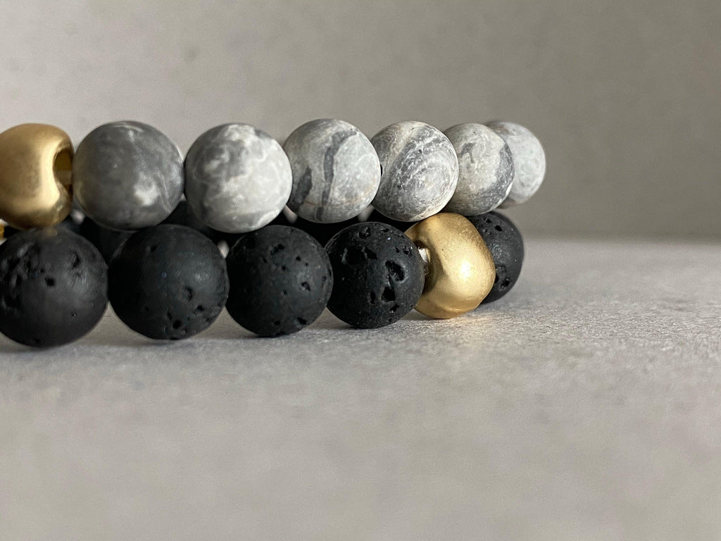 Bracelets pierre de roche naturelle 8mm - Gris/ Noir / Doré - Paire EVERMINE