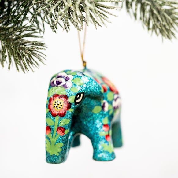 Éléphant à suspendre motif fleurs et paillettes turquoise BOLLYWOOD CHRISTMAS