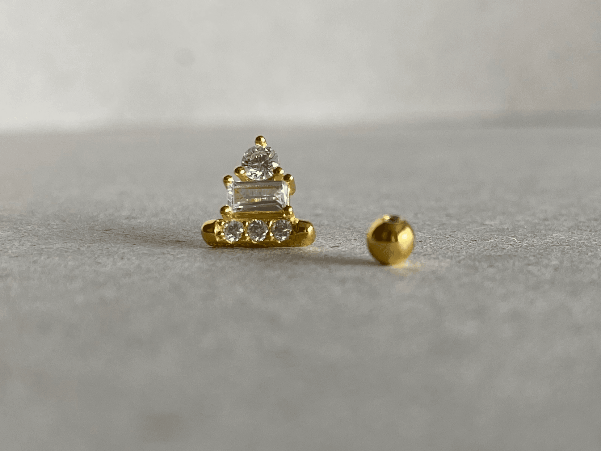 PIERCING OREILLE Taj Mahal - Or LESE-MAJESTE