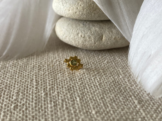 PUCE "MARGUERITE" PREHNITE LESE-MAJESTE