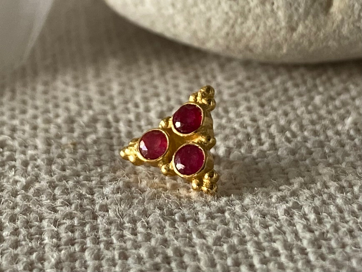 PUCE "TRINITY" FUSCHIA LESE-MAJESTE